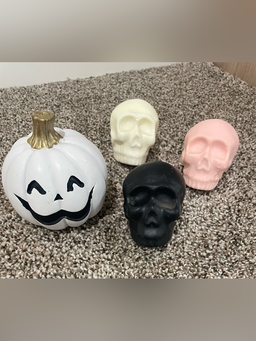 Decorative pumpkin and 3 skull pack